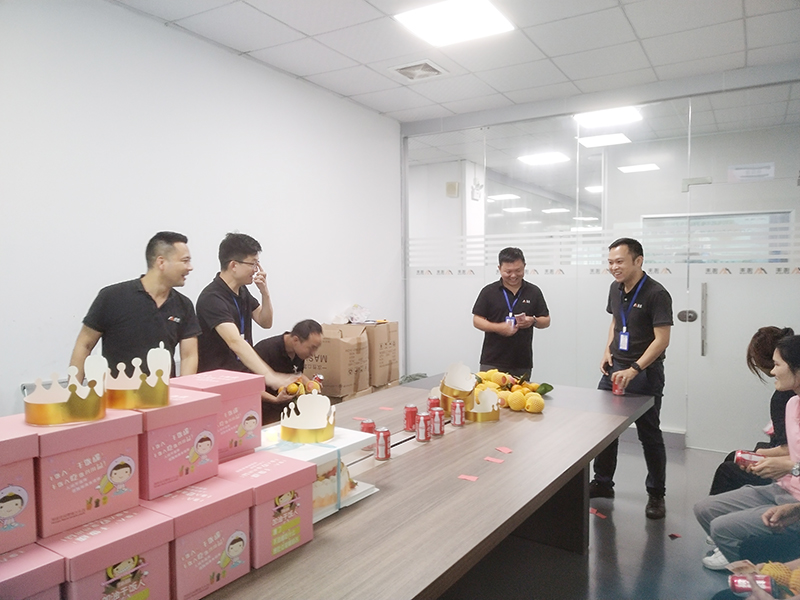 宝运莱导热材料:举办员工生日会 爱心传递暖人心