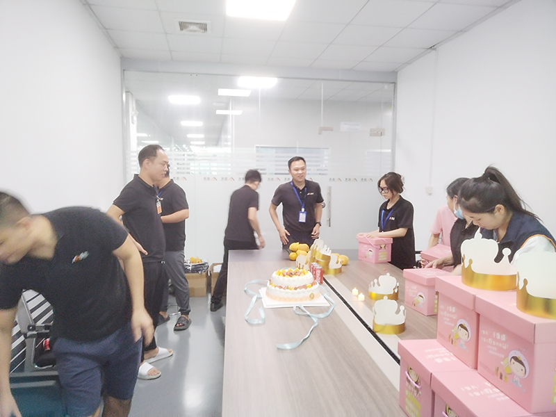 宝运莱导热材料:举办员工生日会 爱心传递暖人心
