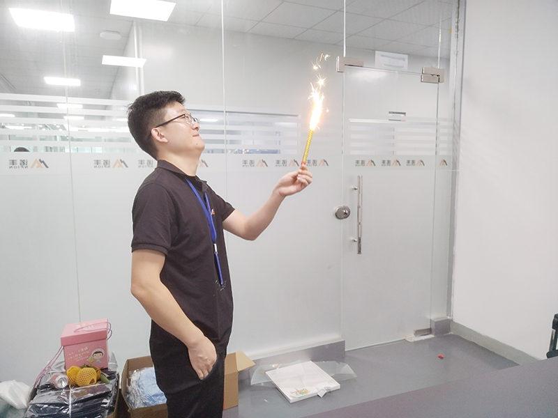 宝运莱导热材料:举办员工生日会 爱心传递暖人心